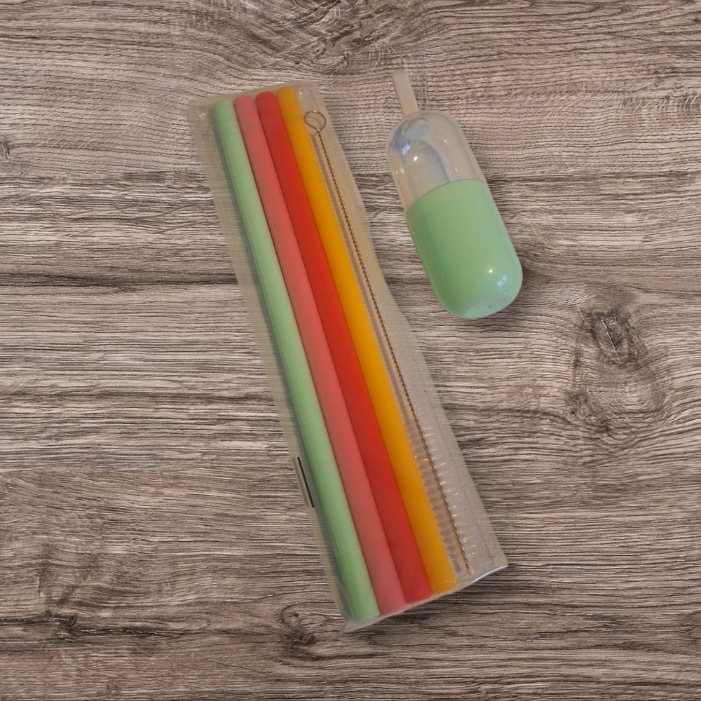 Colorful Silicone Straw Set with Capsule Case - 4 STRAWS